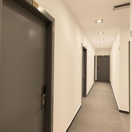 Aglon Twin'S Hotel Vlorë Buitenkant foto